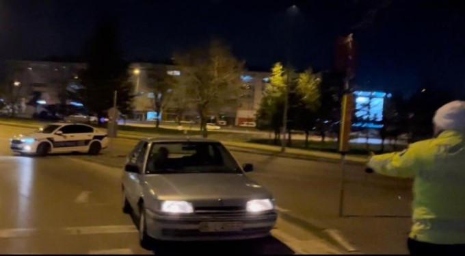 Bursa'da polisi gören geri vitese taktı, ne uygulamadan ne de cezadan kaçabildi!