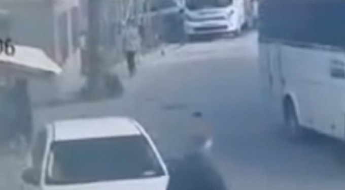 Servis otobüsünün altında kalarak can vermişti! Geride engelli kızı kaldı