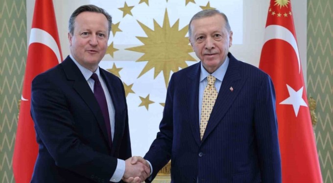 Cumhurbaşkanı Erdoğan, Birleşik Krallık Dışişleri Bakanı Cameron'u kabul etti