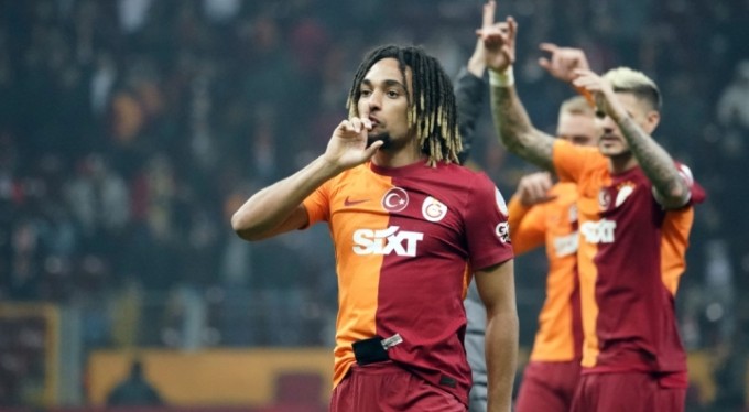 Sacha Boey Bayern Münih'te