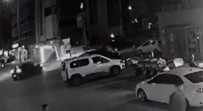 Bursa'da iki grup sokağı boks ringine çevirdi!