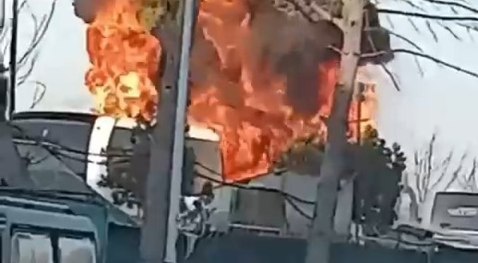 Bursa'da park halindeki otobüs alev aldı!