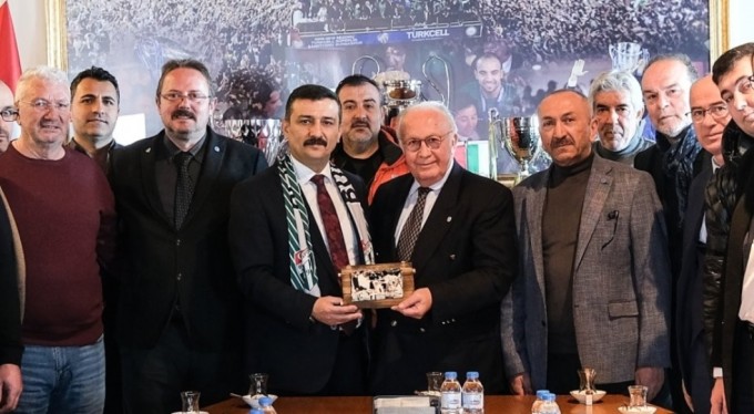 Bursa Milletvekili Selçuk Türkoğlu, Bursaspor'u ziyaret etti