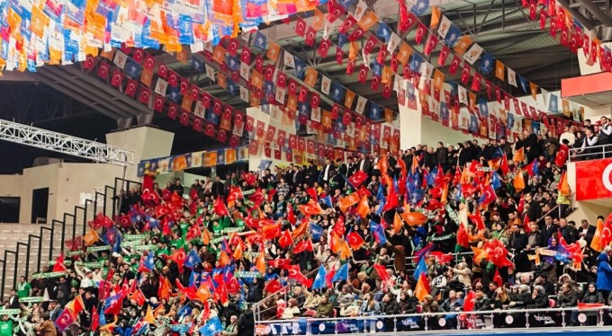 Cumhurbaşkanı Erdoğan'dan CHP'ye eleştiri: "CHP'de herkes bir köşe başına yapışmanın derdinde"