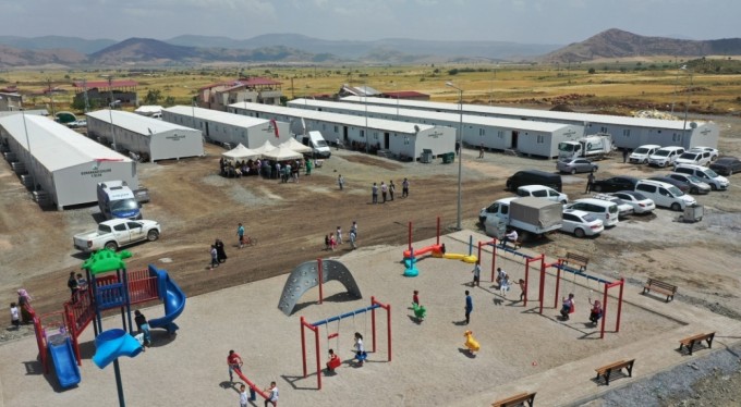 Osmangazi asrın felaketinin yaralarına merhem oldu