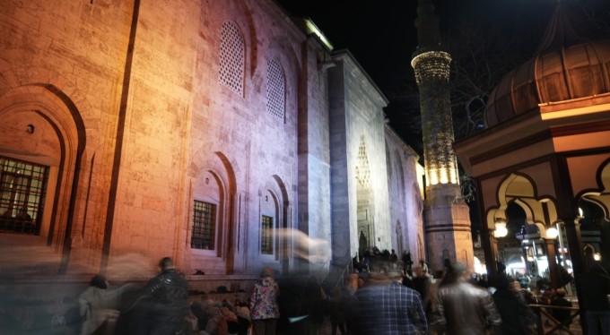 Miraç Kandili'nde Ulu Camii doldu taştı