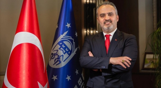 Bursa Büyükşehir Belediye Başkanı Alinur Aktaş'ın yeni seçim müziğinin klibi yayınlandı