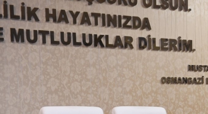 Dünya evine giren çifte Dündar'dan sürpriz