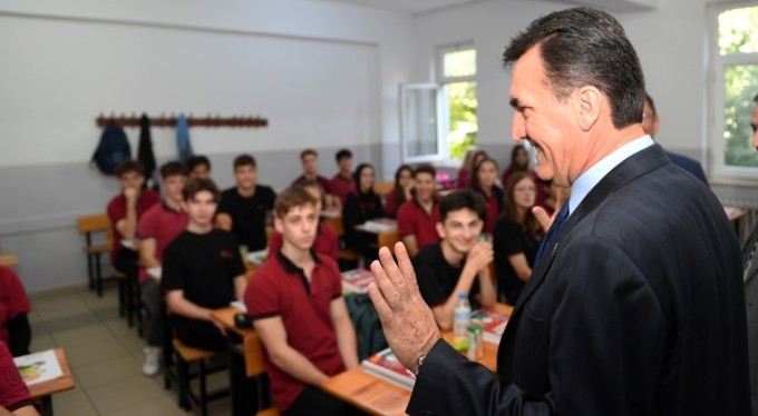 Osmangazi'den emekliye, kadınlara ve öğrencilere tam destek