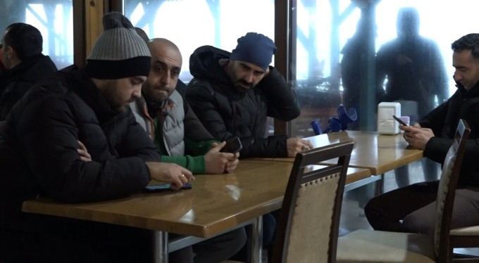 Batan gemide bulunanların yakınları umutlu bekleyişini sürdürüyor