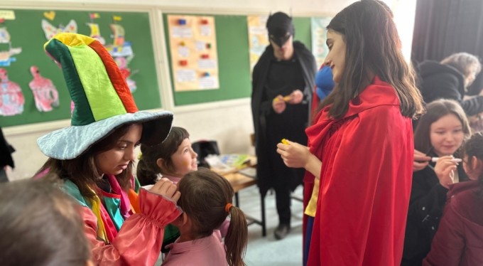 UEDAŞ'ın "Kardeşim üşümesin" projesi 10 bin öğrenciyi ısıttı