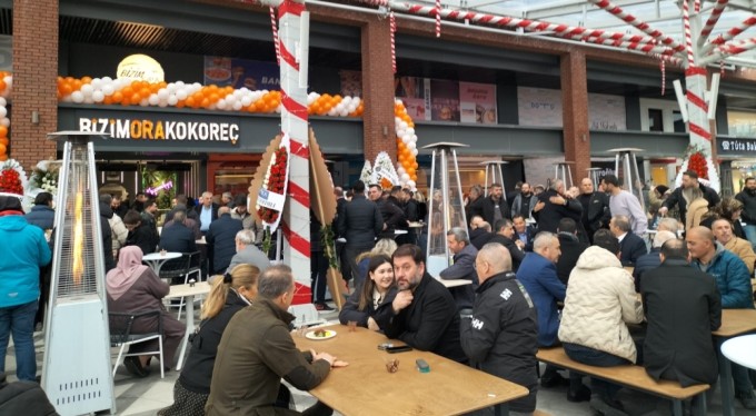 Lezzetiyle meşhur Bizim Ora Kokoreç, DownTown'da açıldı!