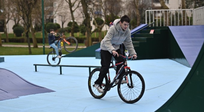 Şehit Erhan Öztürk Parkı, yenilenen yüzüyle hizmette