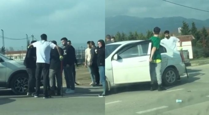 Bursa'da yol verme kavgasında önce kadınlar, sonra erkekler birbirine girdi