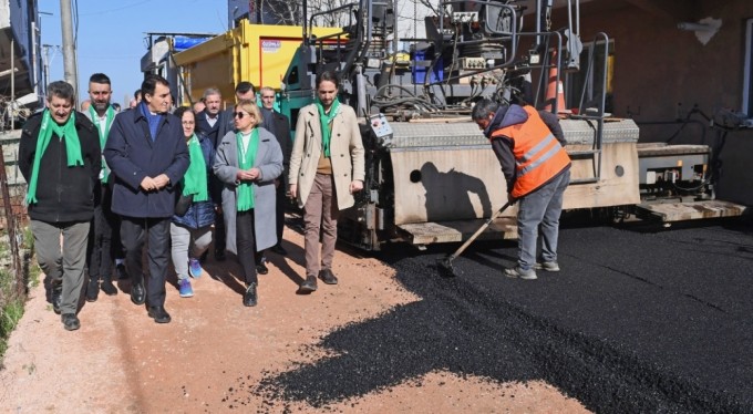 Osmangazi'de 15 sokağın yolları yenilendi