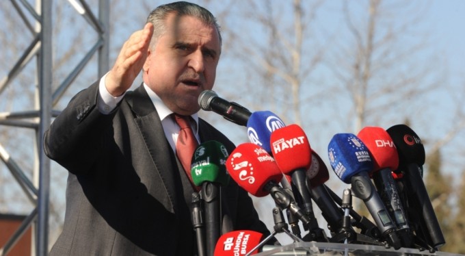 Gençlik ve Spor Bakanı Osman Aşkın Bak ailelere seslendi: "Çocuklarınızı alıp bu tesislere getirin"