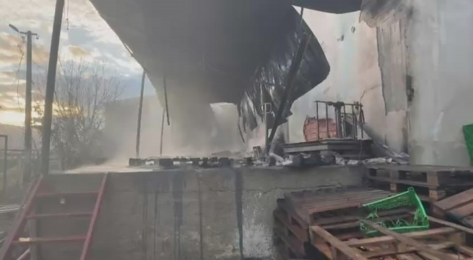 Bursa'da babasının iş yerini ateşe verdi