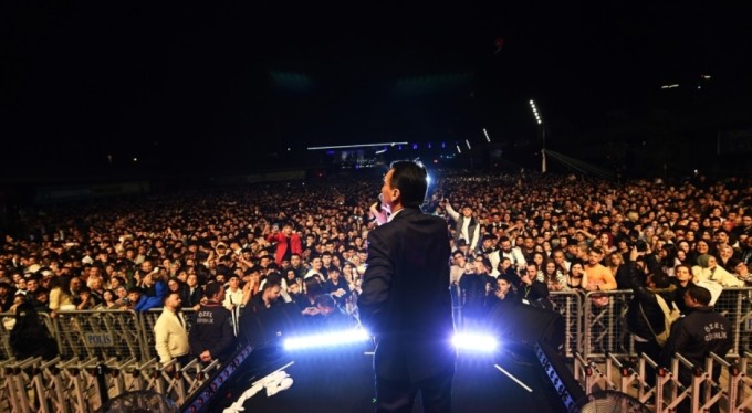 Dev meydanın açılış öncesi tanıtımı Sefo konseri yapıldı