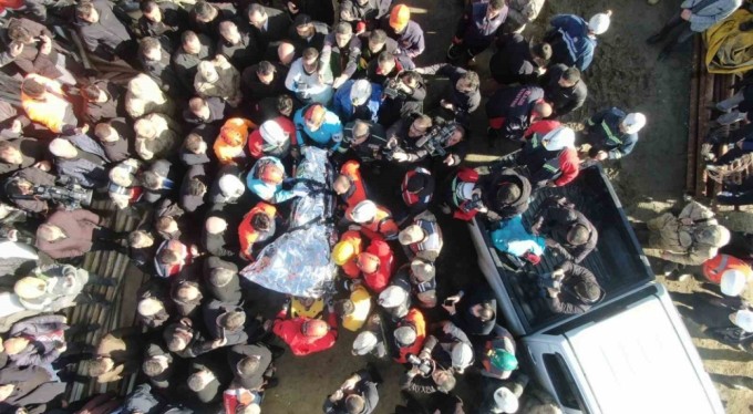 Elazığ'da maden ocağında göçük! 4'üncü işçi de sağ olarak kurtarıldı