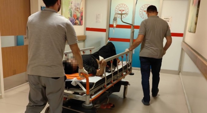 Bursa'da 15 yaşındaki çocuğun üzerine düşen keresteler bacağını parçaladı!