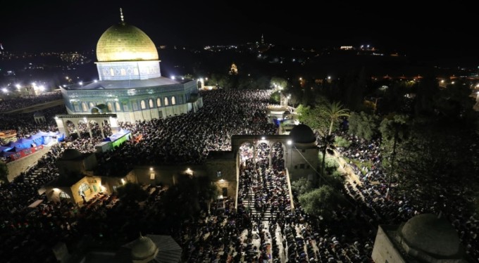 İsrail, Mescid-i Aksa'ya belirli sayıda Müslüman'ın girmesine izin verecek