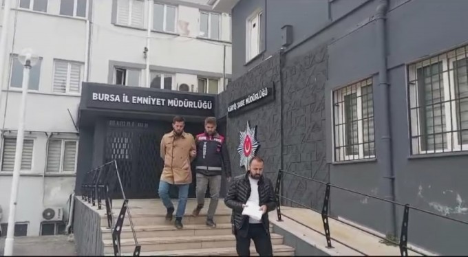 Bursa'da sahte hakim ve savcı oldu, yaşlıların mobil banka hesaplarını boşalttı