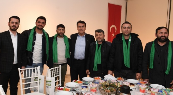 Gençlerden Dündar'a destek sözü