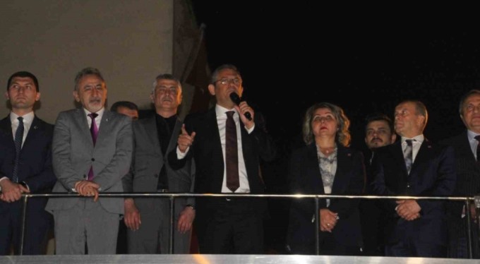 Özgür Özel: "Hiç bir partiyle anlaşmamız yoktur, başka partinin adayına oy vermek CHP'ye ihanettir"