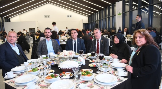 Başkan Dündar, şehit aileleri onuruna iftar verdi