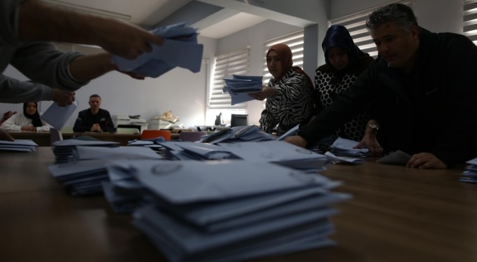 Bursa'da oy sayımına başlandı