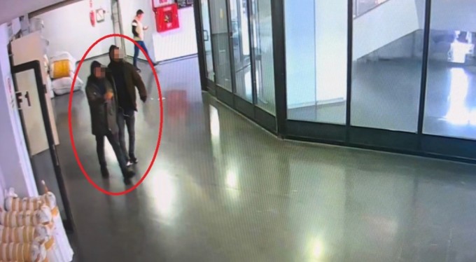 Bursa'da fabrikaya işçi gibi gelip kumaş çaldılar!