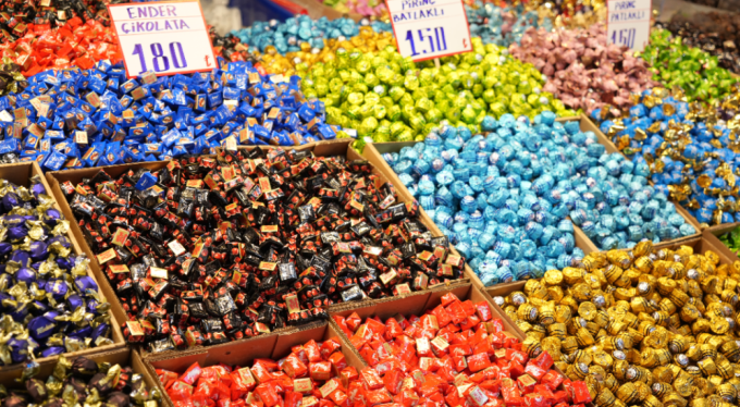 Bayram şekerleri tezgahlardaki yerini aldı