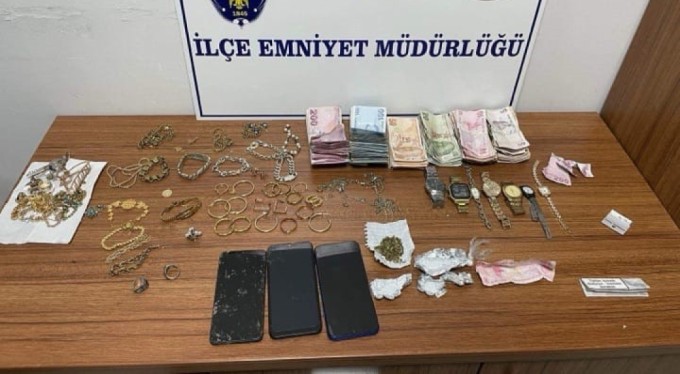 Bursa'da uyuşturucu madde kullanımı ve satışı yapan 64 kişi yakalandı