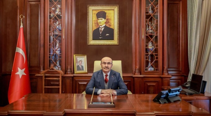 Vali Mahmut Demirtaş Bursa'nın Fethinin 698. yıl dönümünü kutladı