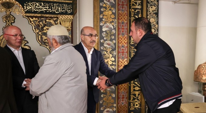 Vali Demirtaş, Bursalılarla bayramlaştı