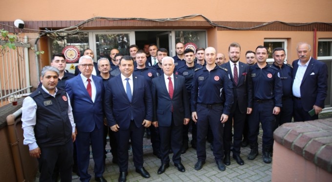 Başkan Bozbey'den Büyükşehir çalışanlarına bayram ziyareti