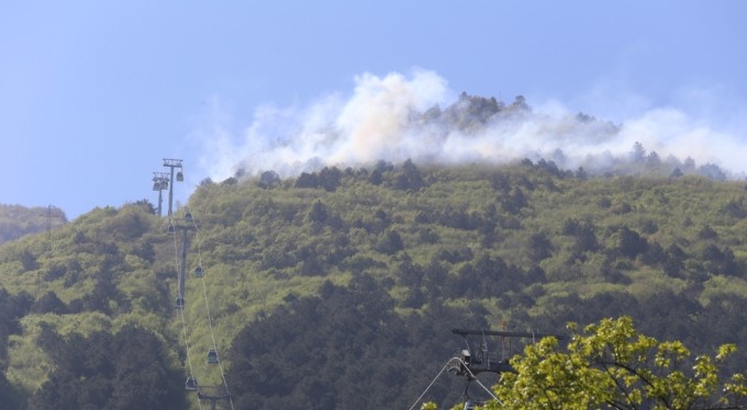 Uludağ eteklerinde yangın: Çok sayıda ekip alevlere müdahale ediyor