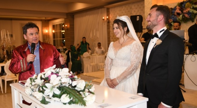 Osmangazi Belediye Başkanı Erkan Aydın ilk nikahını kıydı