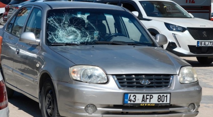 Bursa'da otomobilin çarptığı bisikletli kız yaralandı