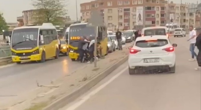 Bursa'da minibüs şoförleri arasında yumruklu sopalı kavga