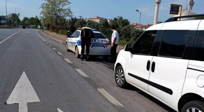 Emniyet hız sınırı aşan sürücülere 81 bin lira ceza kesti