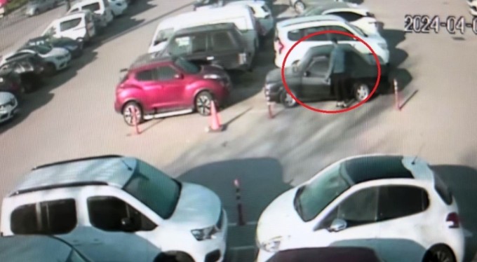 Bursa'da yardımsever hırsız kapıları açık unutulan otomobili düz kontak yaparak çaldı