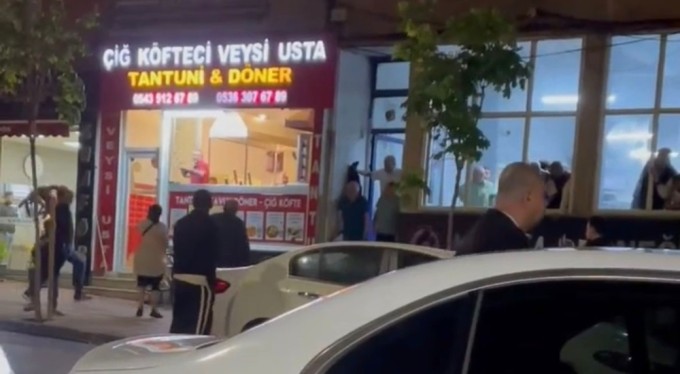 Bursa'da hesap kavgasında sandalyeler havada uçuştu