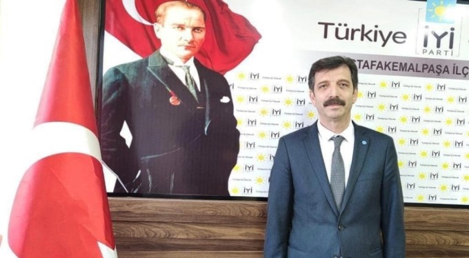 İYİ Parti Mustafakemalpaşa İlçe Başkanı Tevfik Demir istifa etti