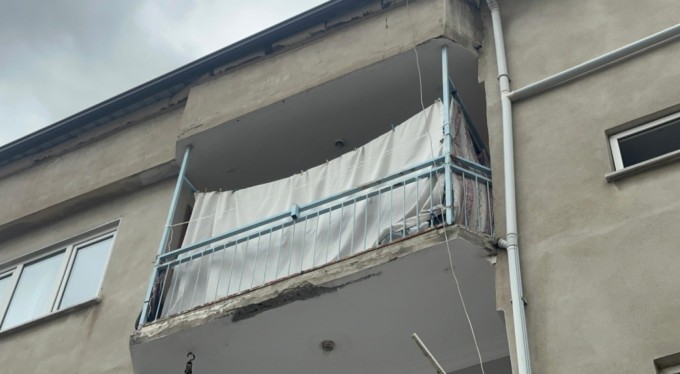 Bursa'da satın aldığı ev çöp ev çıktı