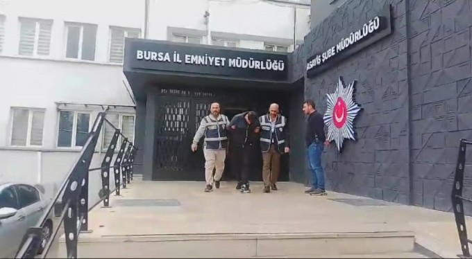Bursa'da polis ekiplerinden 98 yıl hapis cezasıyla aranan şahsa operasyon
