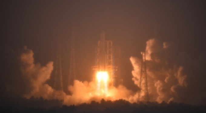 Çin Ay'ın karanlık yüzüne uzay aracı gönderdi