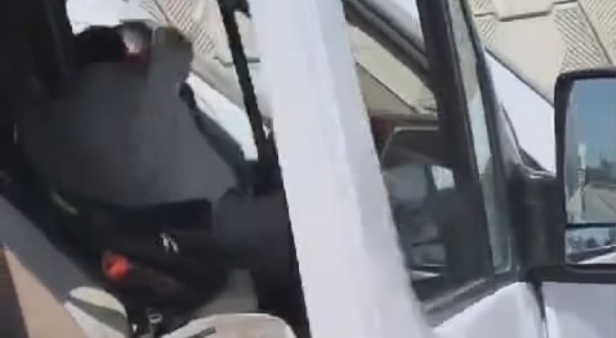 Bursa'da dolmuş şoförlerinin kavgası kamerada