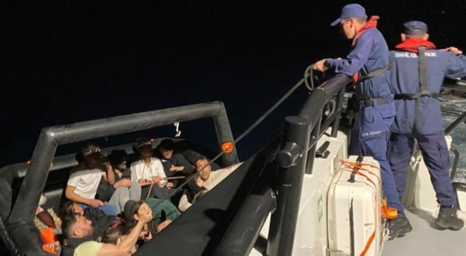 İzmir sularında can pazarı: 47 göçmen kurtarıldı