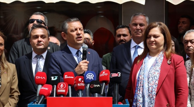 CHP Genel Başkanı Özgür Özel'den belediye başkanları ve partililere uyarı